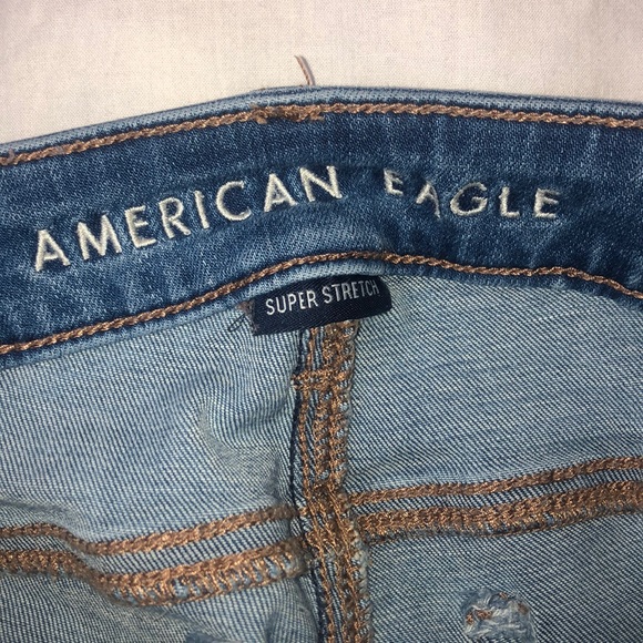 American eagle medium wash ripped jeans - Picture 2 of 5